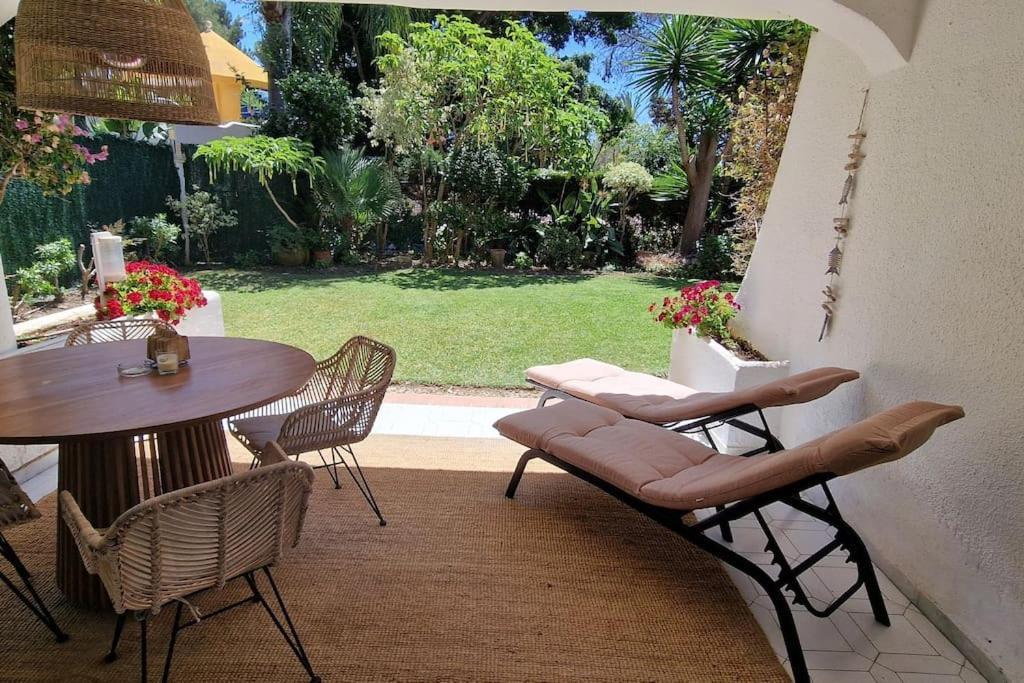 Luxe Studio Met Ruim Terras, Vlak Aan Zee! Sitio de Calahonda 外观 照片
